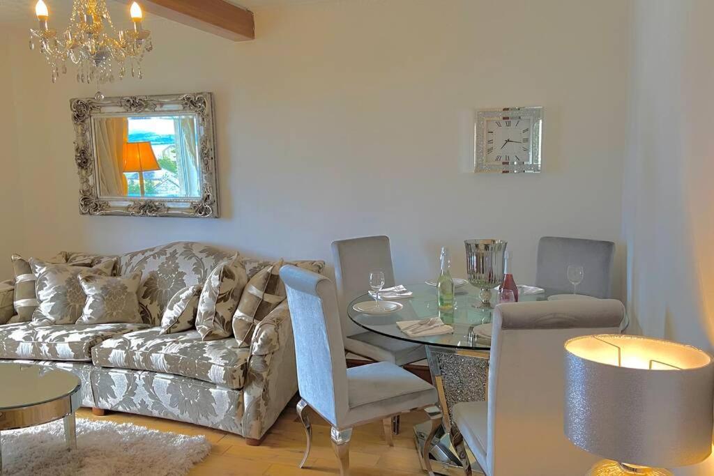 Beautiful Sea View 2 Bed Home Port Glasgow Dış mekan fotoğraf